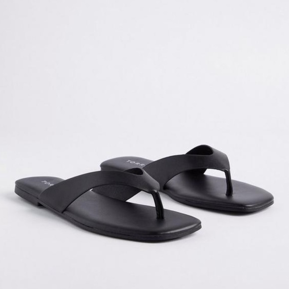 Torrid Square Toe Thong black Sandals (WW) - Picture 2 of 6